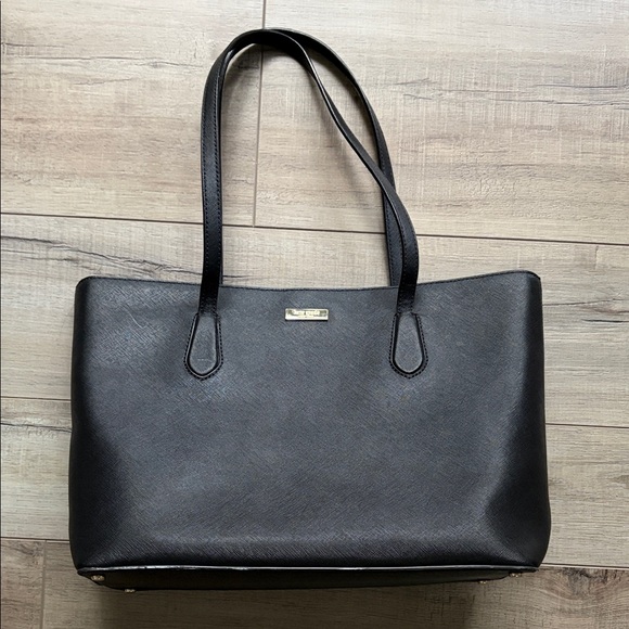 kate spade Handbags - Kate Spade Black Tote w/ Laptop Sleeve